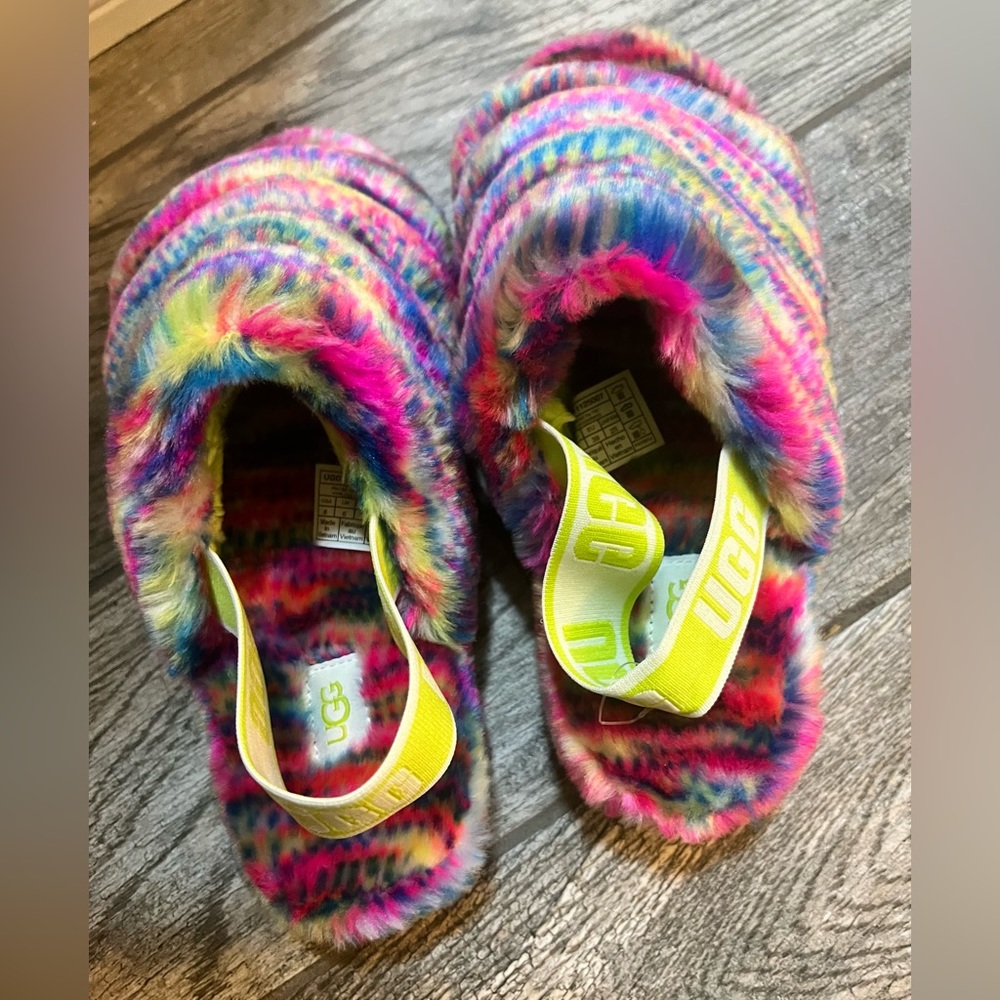 NWT UGG Fluff Yeah Pixelate women’s slippers size 8